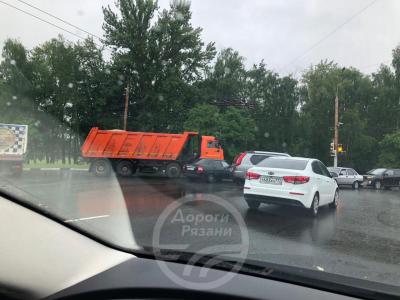 В Рязани из-за ДТП собралась пробка на улице Спортивной